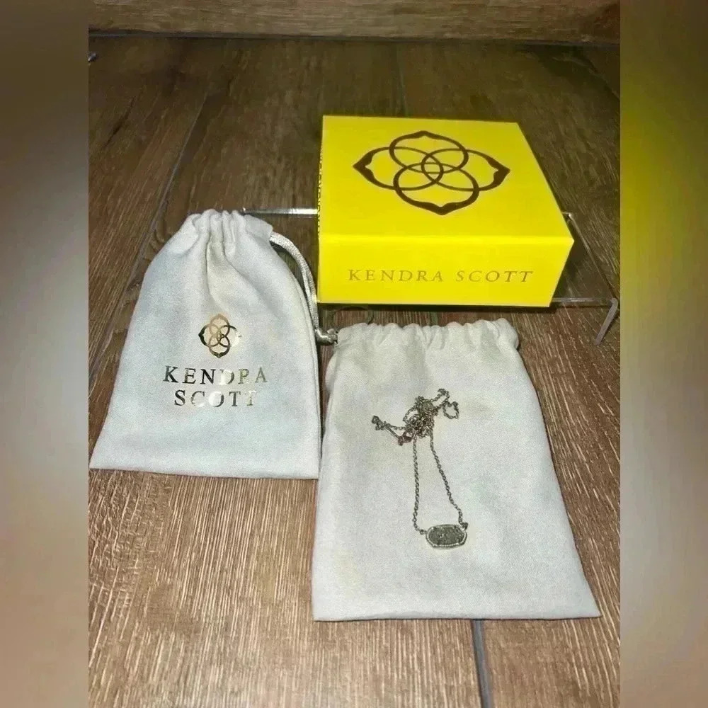Kendra Scott Elisa necklace